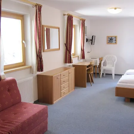 Borest Hotel 2*